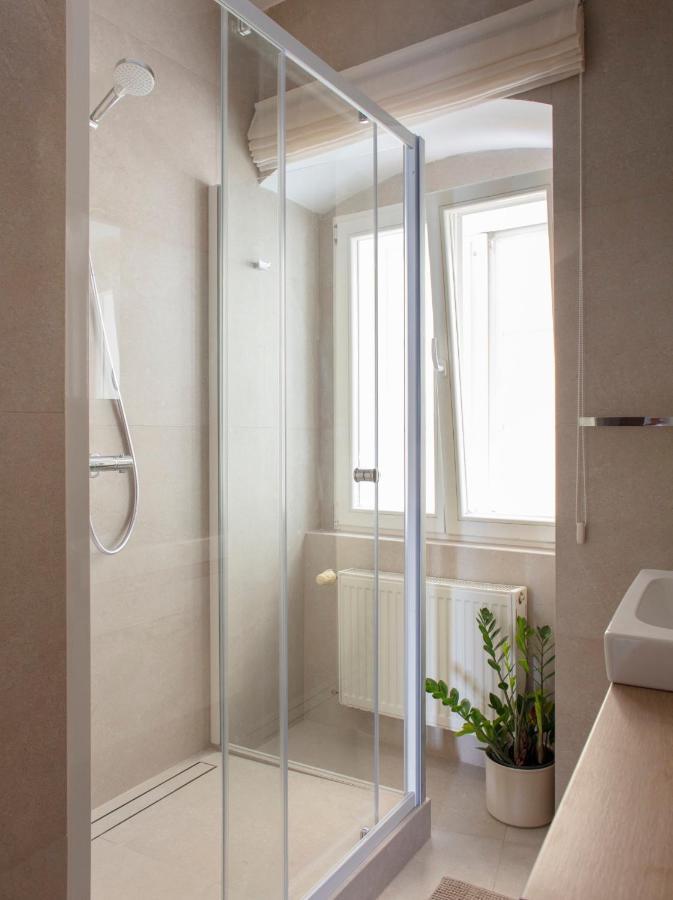 Bastova Apartment